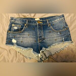 Used in good condition amuse society shorts